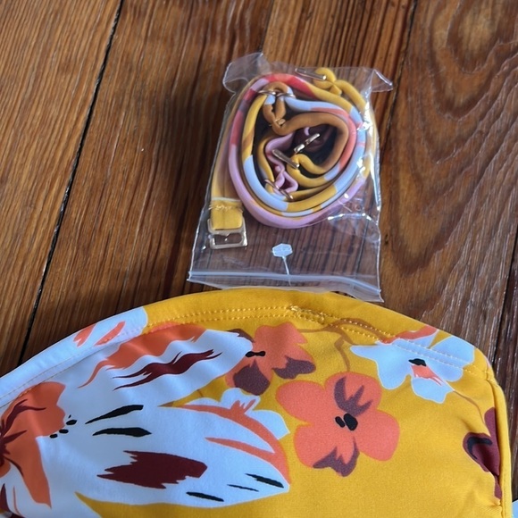 Kona Sol Wizard Gold Tropical Floral High Coverage One Piece Swimsuit NWT Size L - Picture 3 of 6